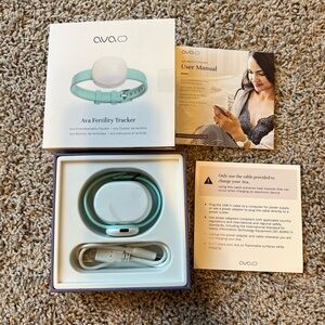 Ava Tracker in Mint Green